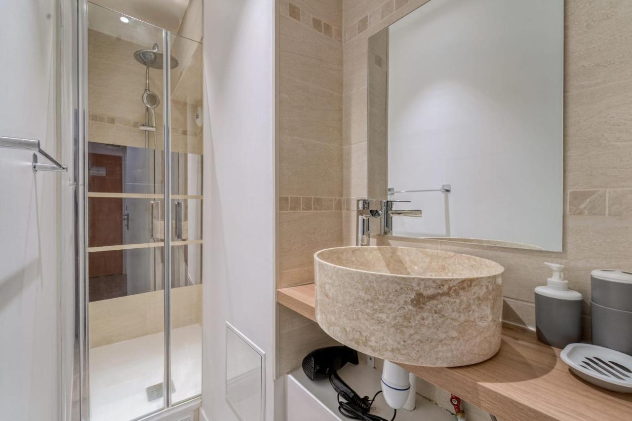 Beautiful Apartement With 2 Bedrooms In Paris Centre Eksteriør bilde